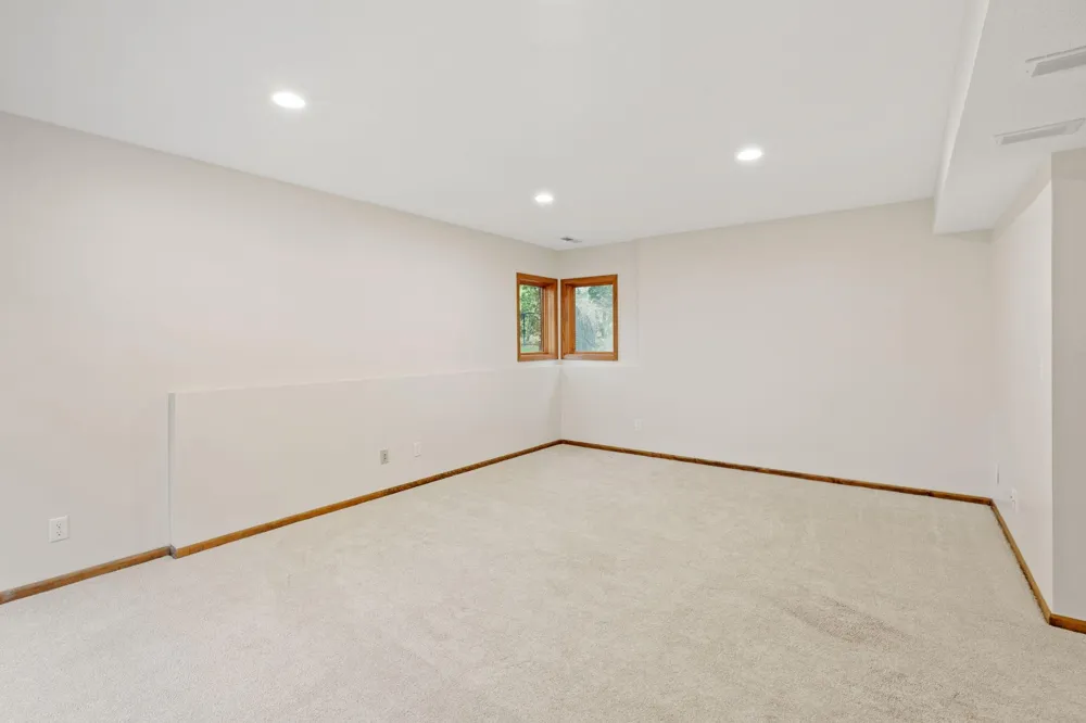 5811 Shannon Drive Edina, MN 55439