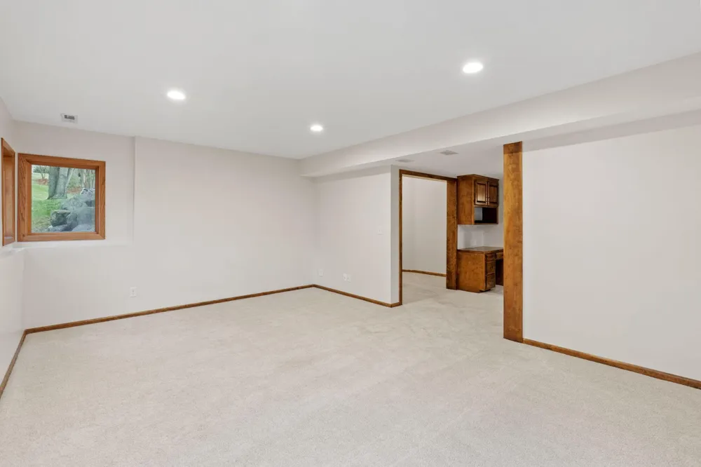 5811 Shannon Drive Edina, MN 55439