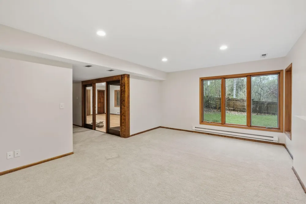 5811 Shannon Drive Edina, MN 55439
