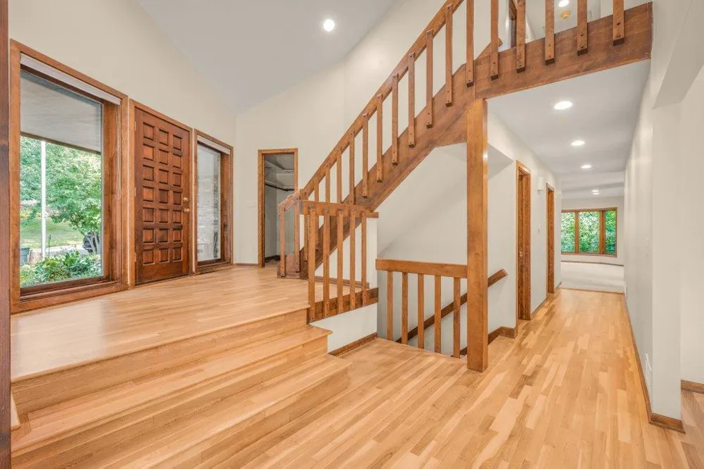 5811 Shannon Drive Edina, MN 55439