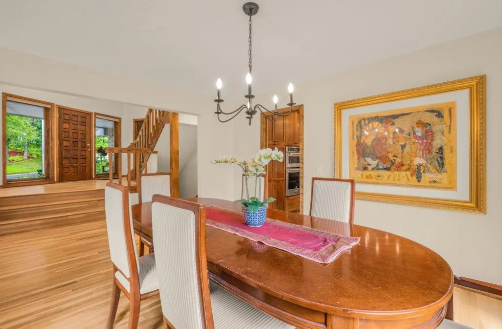 5811 Shannon Drive Edina, MN 55439