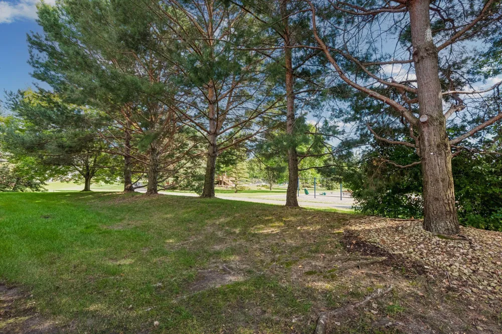 8459 Rosewood Drive Chanhassen, MN 55317