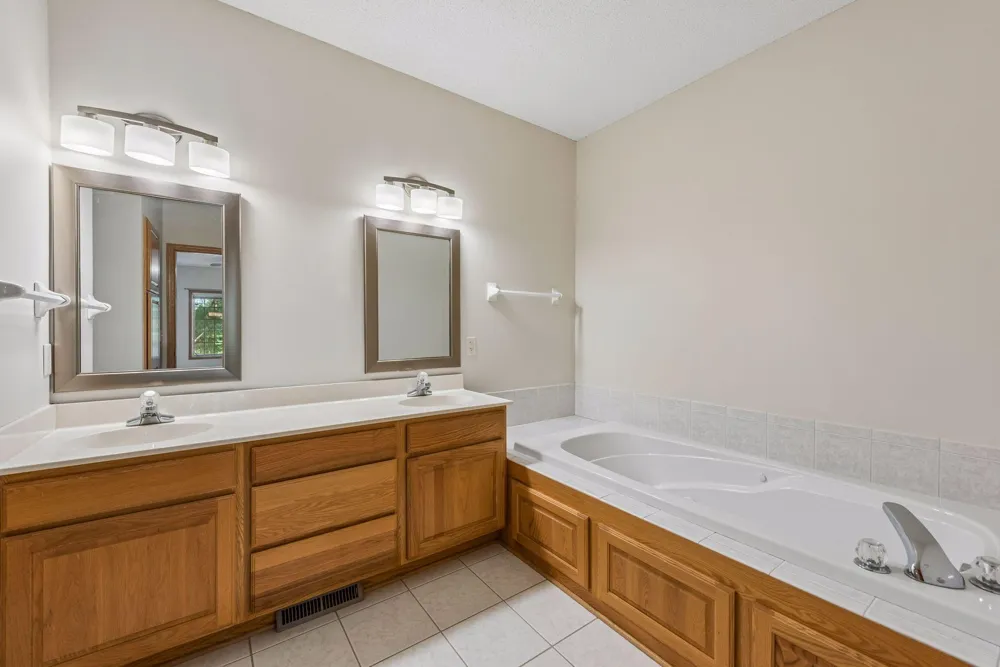 8459 Rosewood Drive Chanhassen, MN 55317