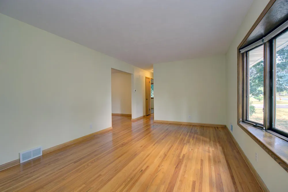 2115 English Street Maplewood, MN 55109