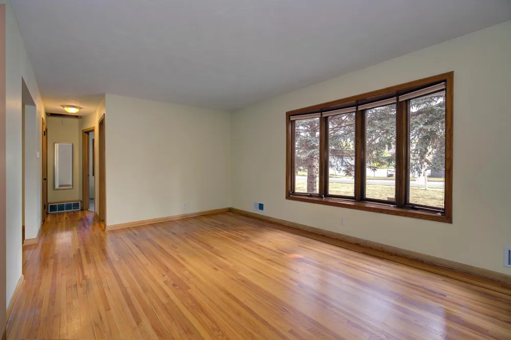 2115 English Street Maplewood, MN 55109