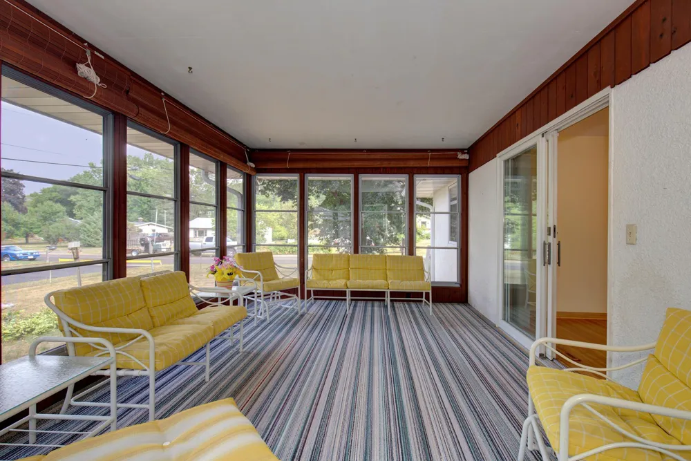 2115 English Street Maplewood, MN 55109