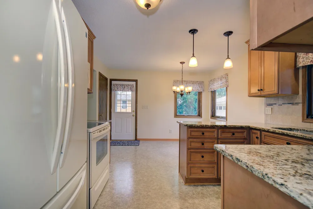 2115 English Street Maplewood, MN 55109