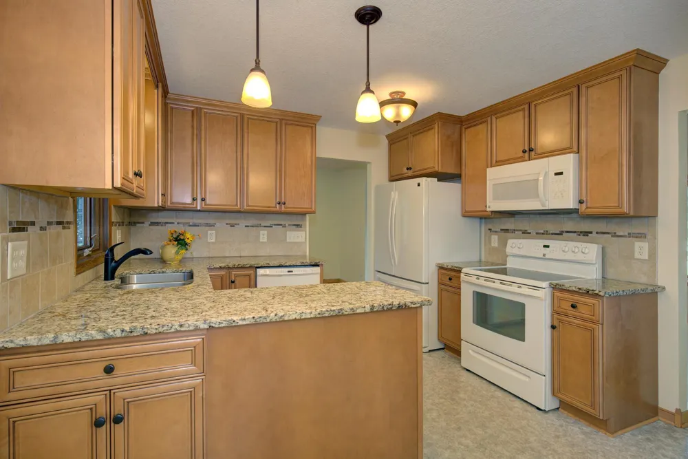 2115 English Street Maplewood, MN 55109