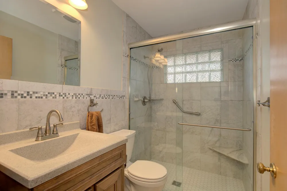 2115 English Street Maplewood, MN 55109