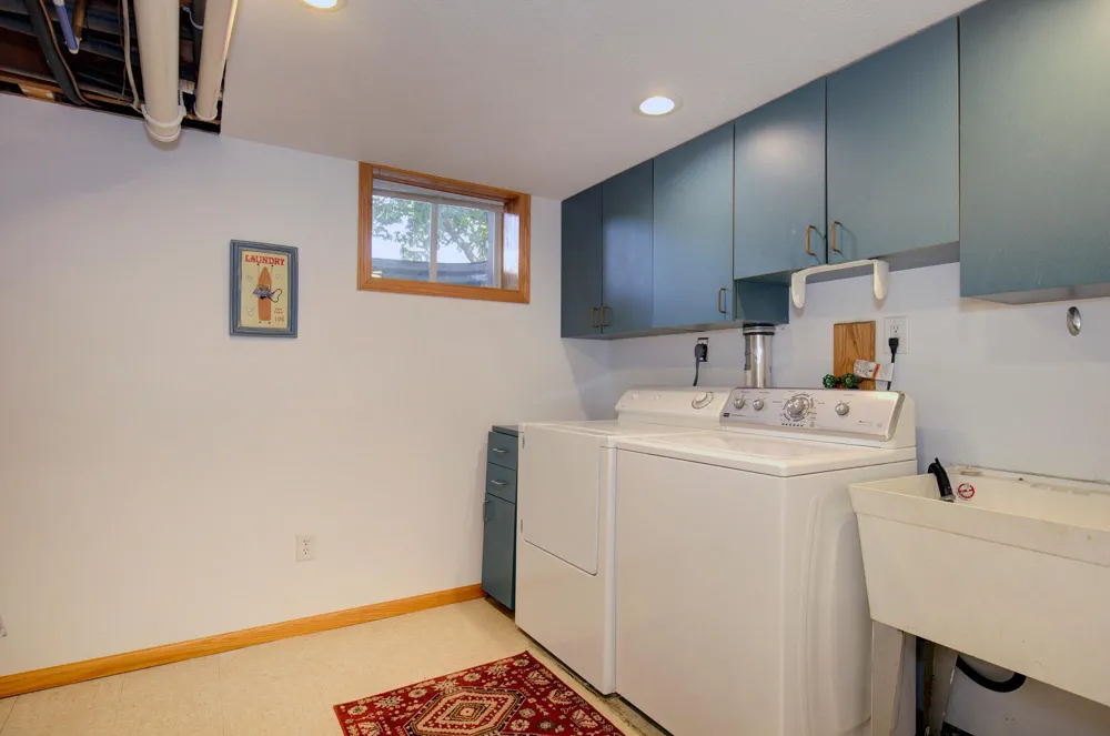 2115 English Street Maplewood, MN 55109