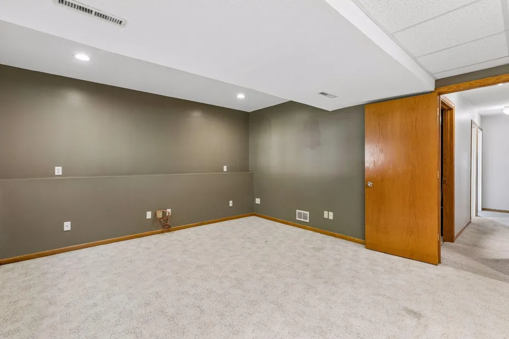 17200 Fieldcrest Avenue Farmington, MN 55024