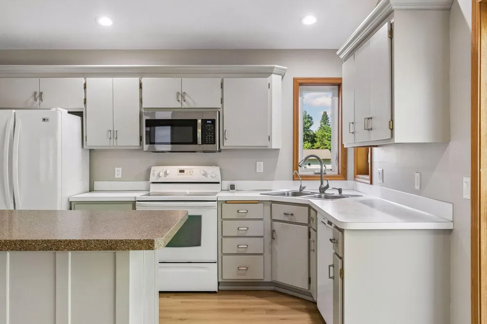 17200 Fieldcrest Avenue Farmington, MN 55024