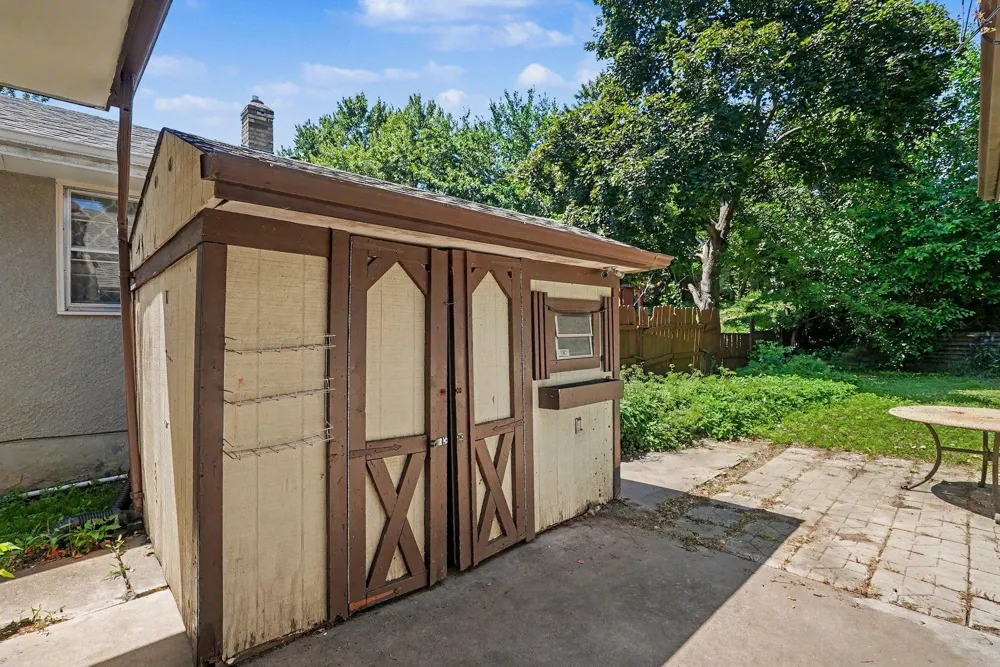 1527 Winchell Street Saint Paul, MN 55106