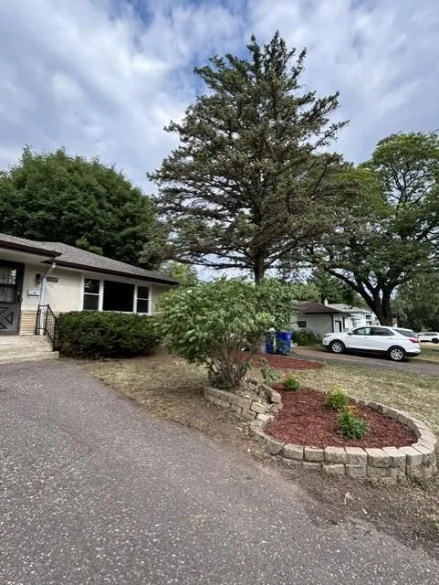 1527 Winchell Street Saint Paul, MN 55106
