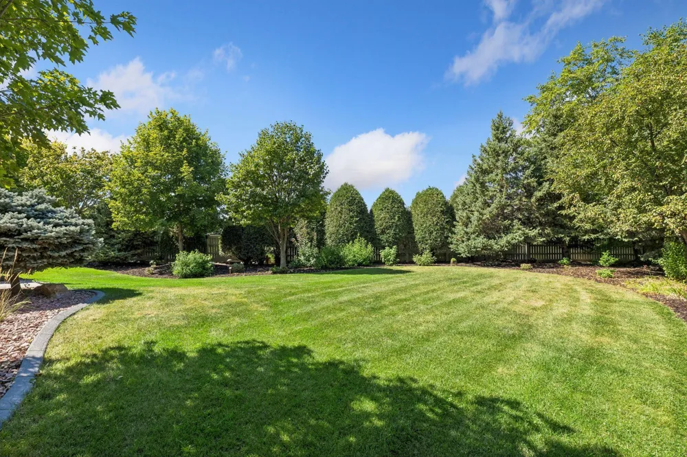 15810 51st Avenue Plymouth, MN 55446