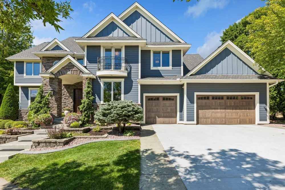 15810 51st Avenue Plymouth, MN 55446