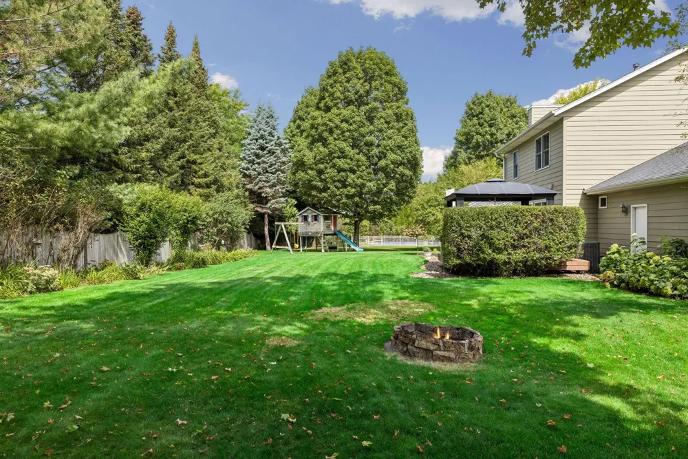 1008 Eagle Ridge Court Stillwater, MN 55082