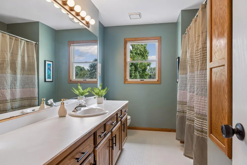 1008 Eagle Ridge Court Stillwater, MN 55082