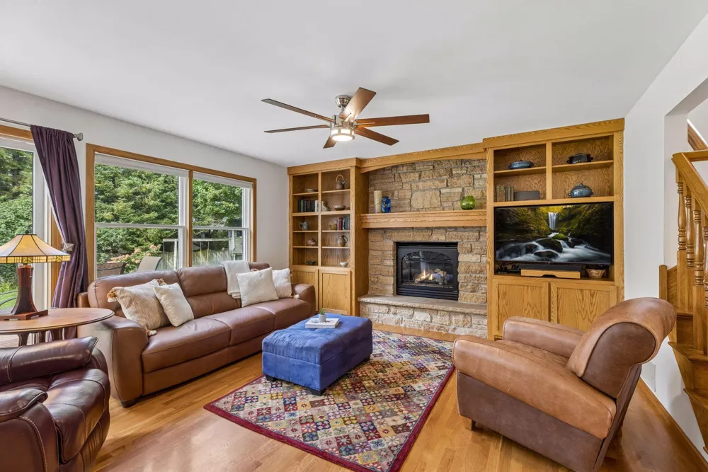 1008 Eagle Ridge Court Stillwater, MN 55082