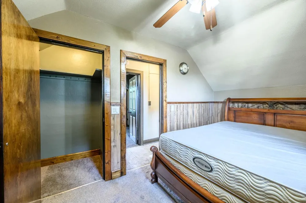 220 W Howard Avenue Keewatin, MN 55753