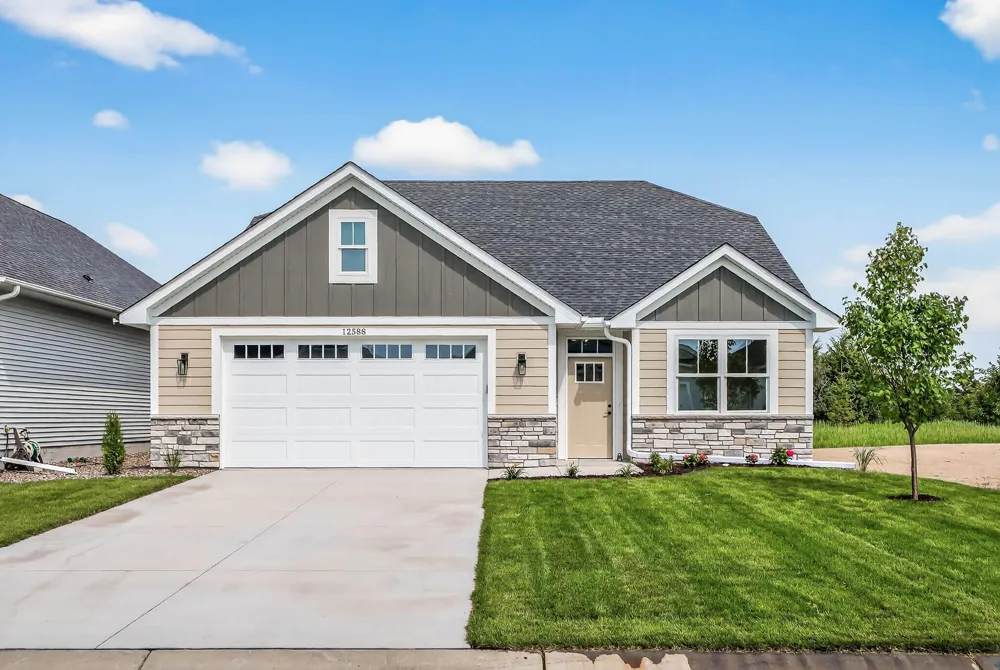 12588 Masters Lane Lindstrom, MN 55045