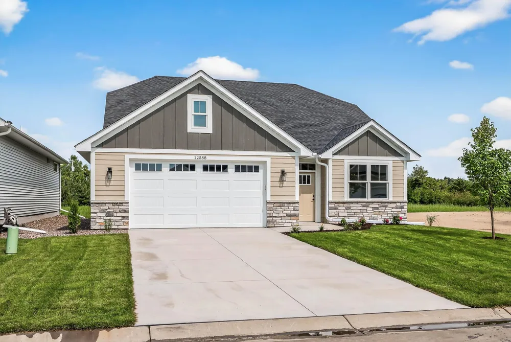 12588 Masters Lane Lindstrom, MN 55045