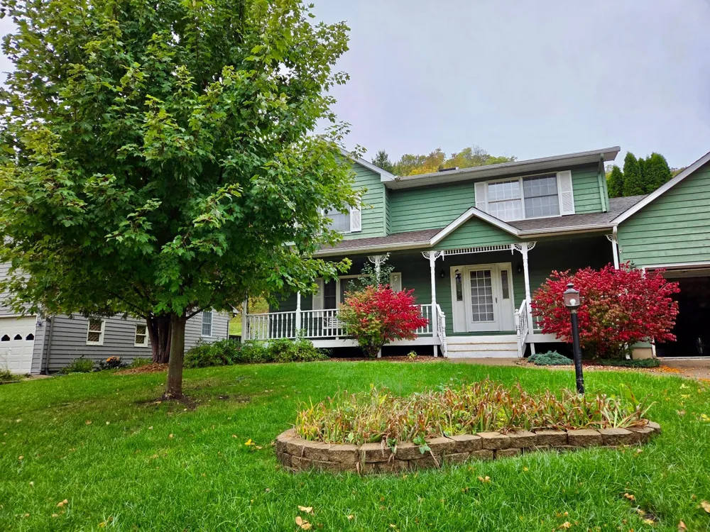 225 Oak Leaf Drive Winona, MN 55987