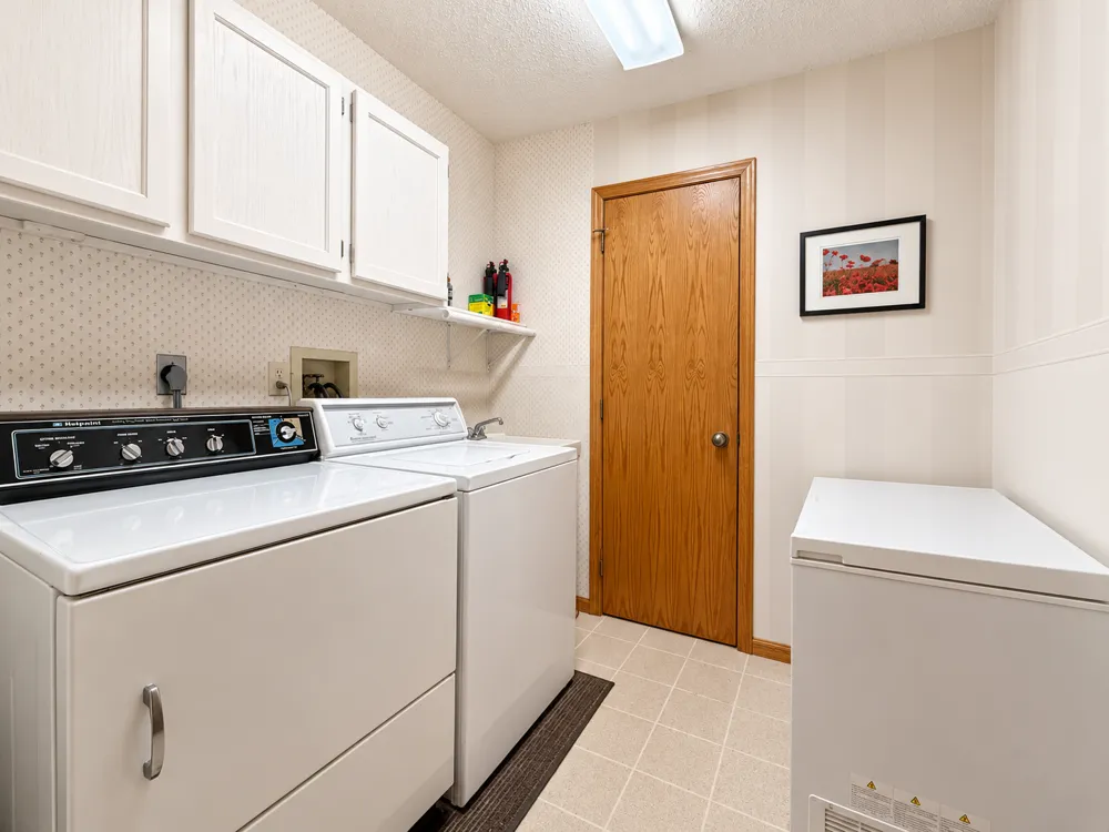 225 Oak Leaf Drive Winona, MN 55987