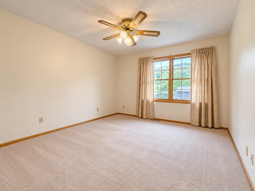 225 Oak Leaf Drive Winona, MN 55987