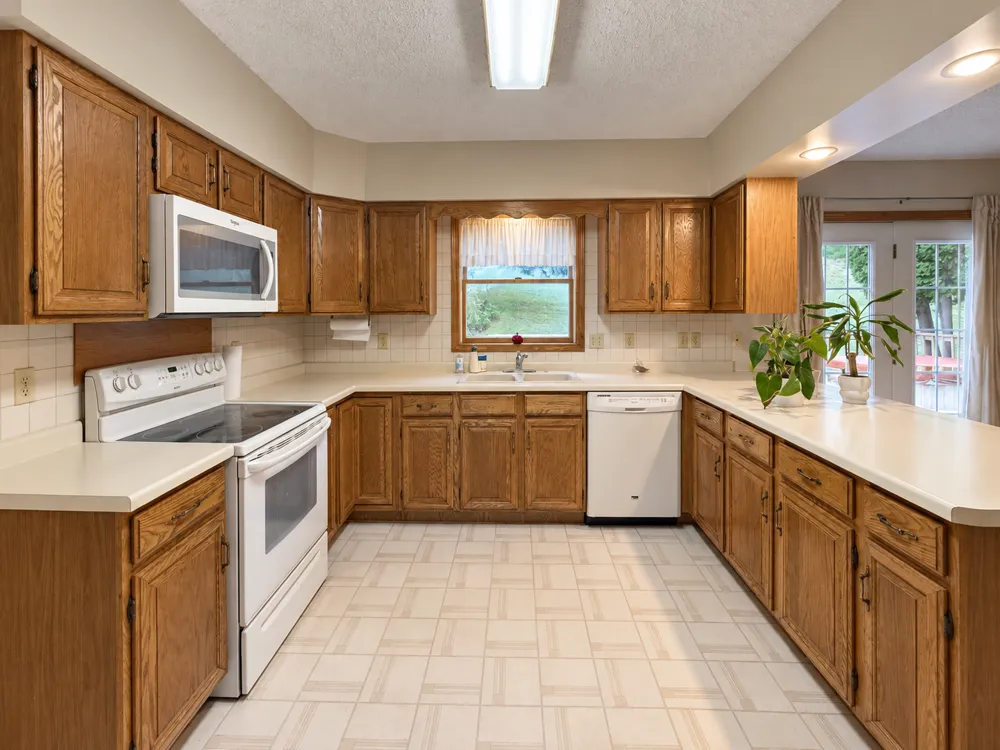 225 Oak Leaf Drive Winona, MN 55987