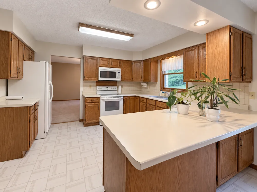 225 Oak Leaf Drive Winona, MN 55987
