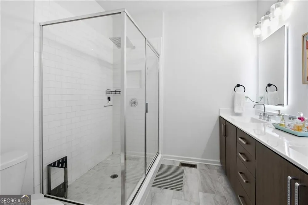 179 Color CIR SE Atlanta, GA 30317