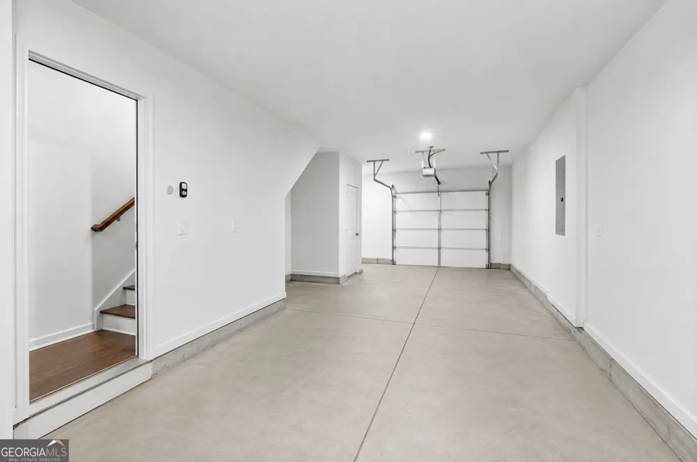 179 Color CIR SE Atlanta, GA 30317