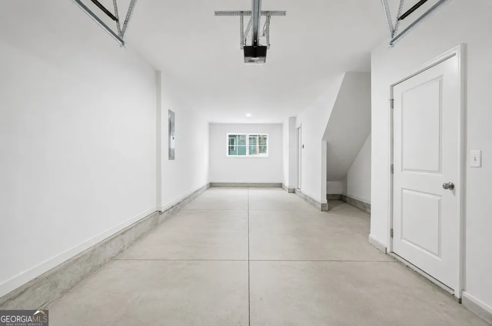 179 Color CIR SE Atlanta, GA 30317