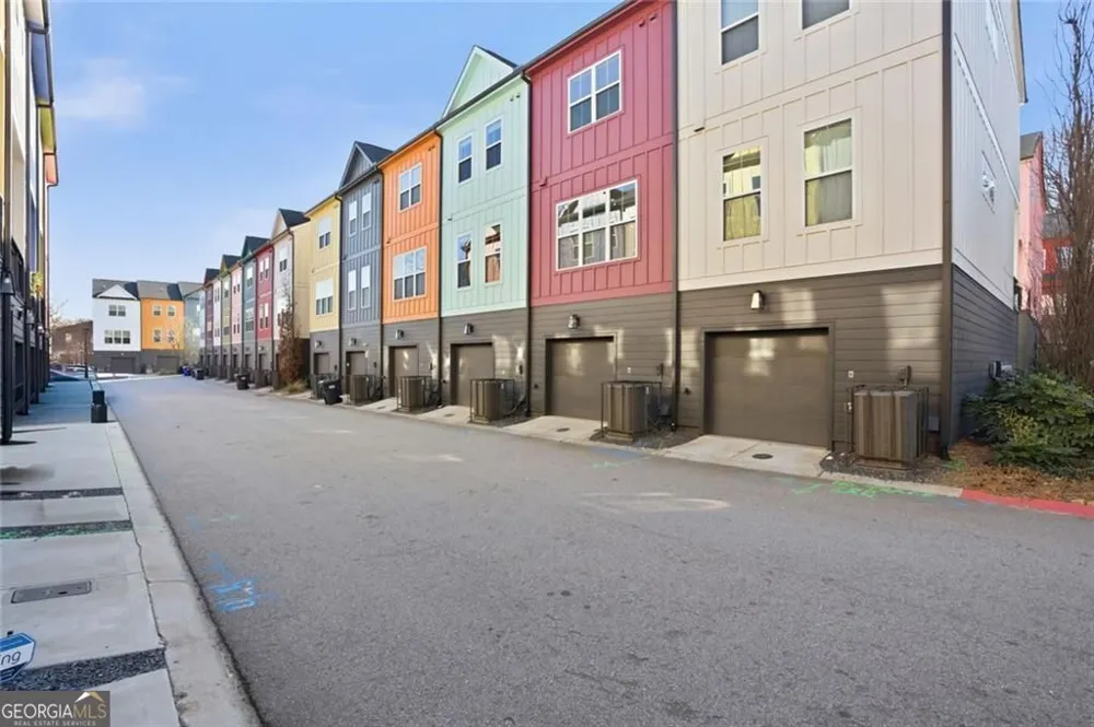 179 Color CIR SE Atlanta, GA 30317