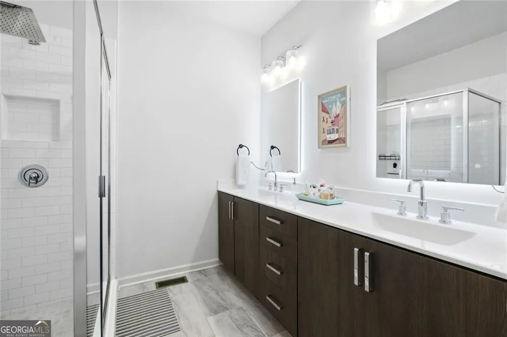 179 Color CIR SE Atlanta, GA 30317