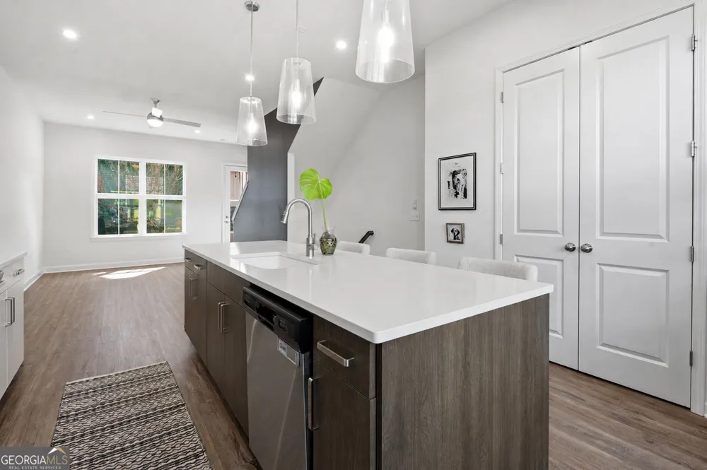 179 Color CIR SE Atlanta, GA 30317
