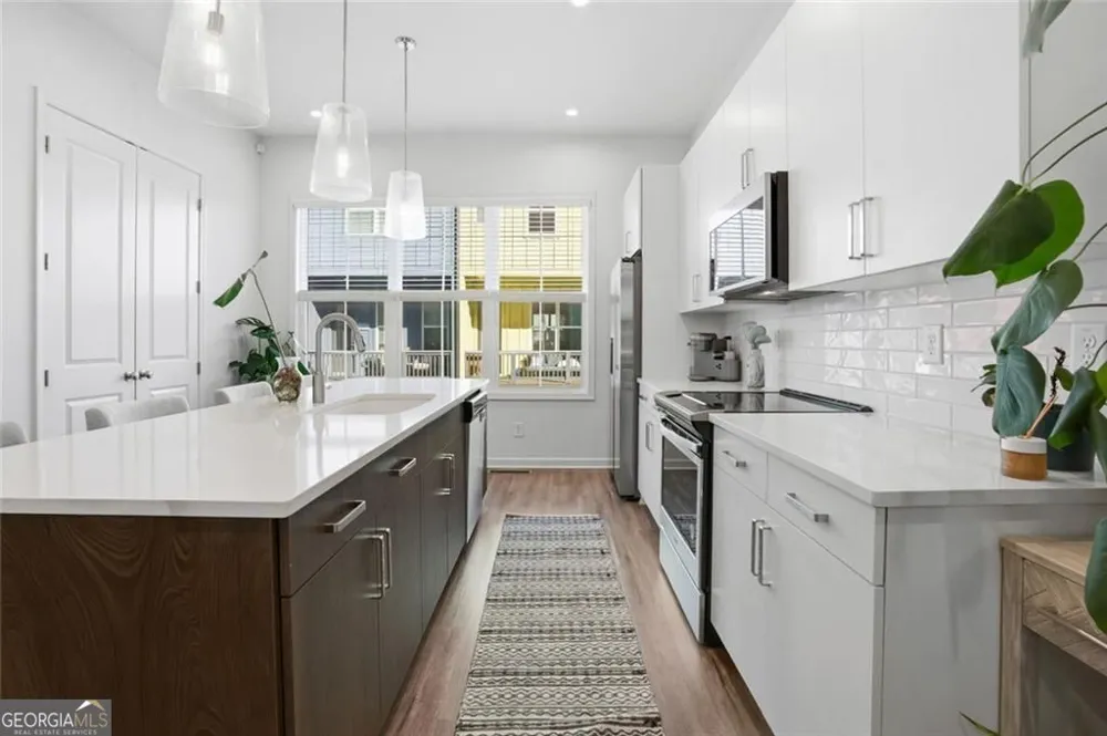 179 Color CIR SE Atlanta, GA 30317