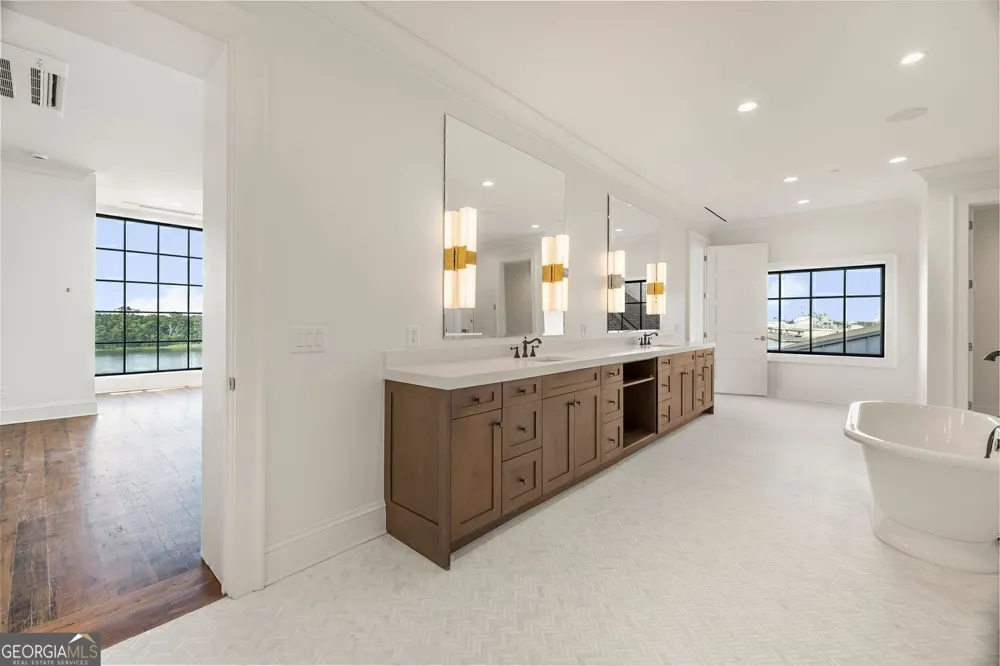 440 Geo Meyer AVE Savannah, GA 31401