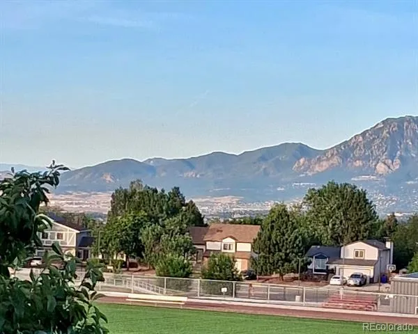 2280 Ambleside Drive Colorado Springs, CO 80915