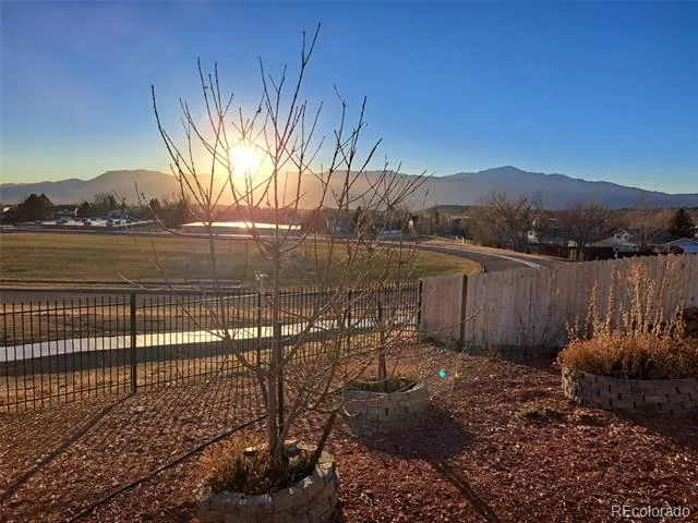 2280 Ambleside Drive Colorado Springs, CO 80915