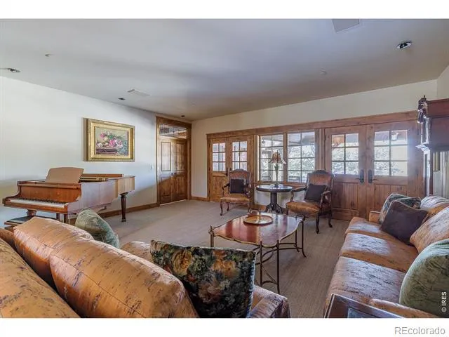 8576 Niwot Meadow Farm Road Niwot, CO 80503