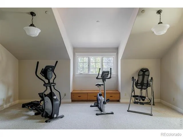 8576 Niwot Meadow Farm Road Niwot, CO 80503