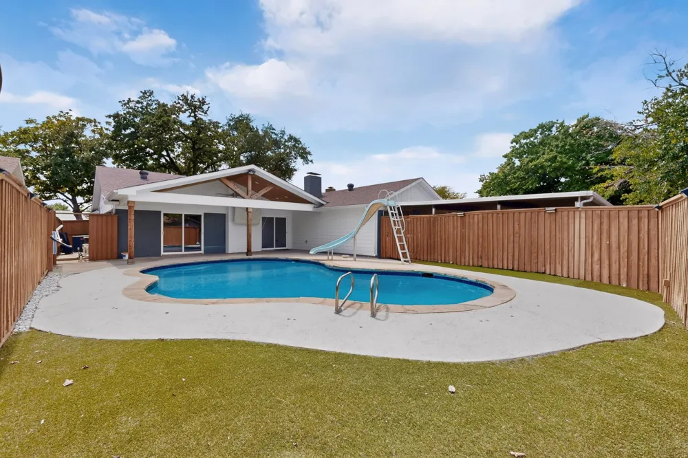 2117 Homestead Place Garland, TX 75044