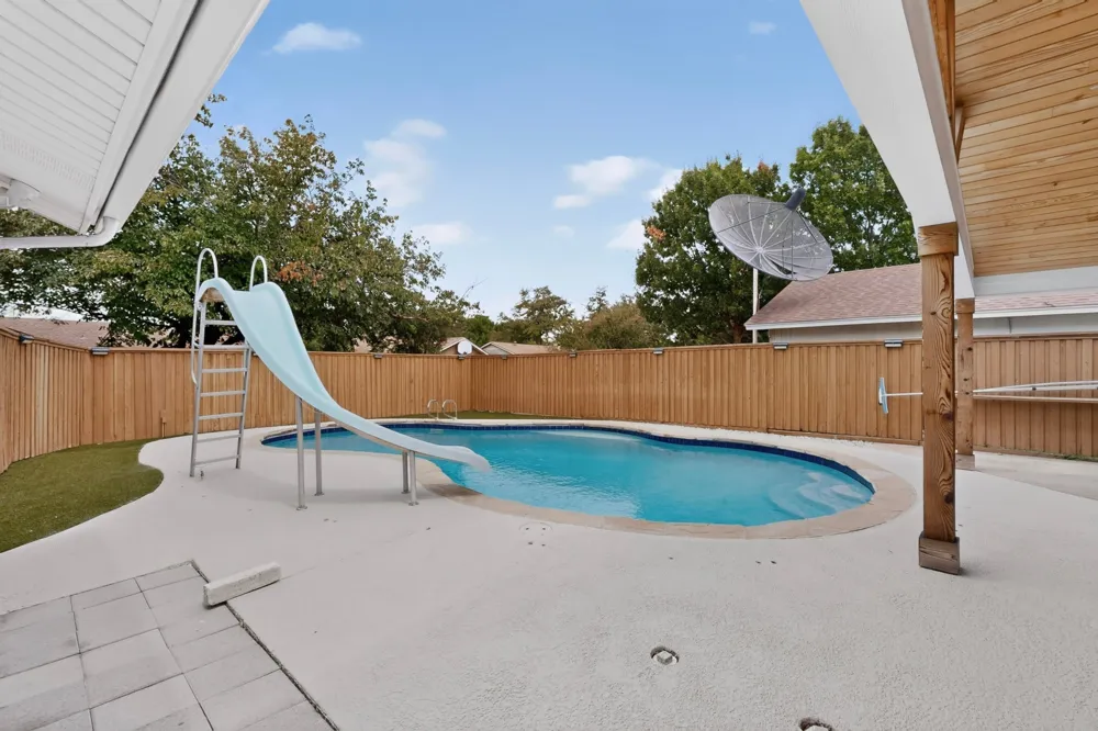 2117 Homestead Place Garland, TX 75044