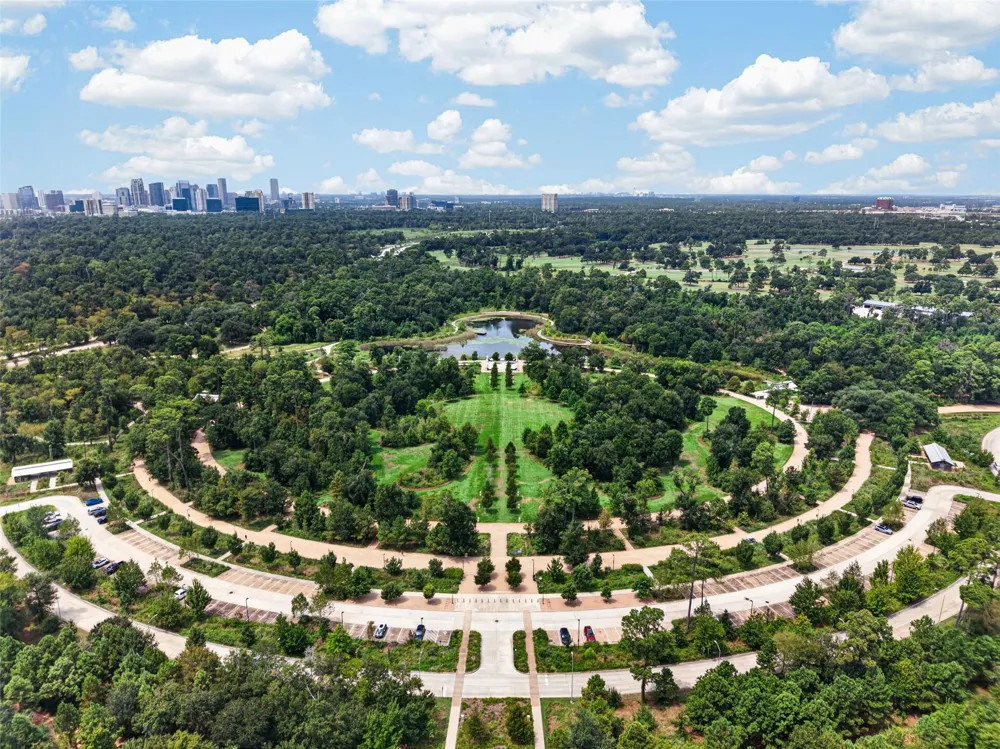 2 W Terrace Drive Houston, TX 77007