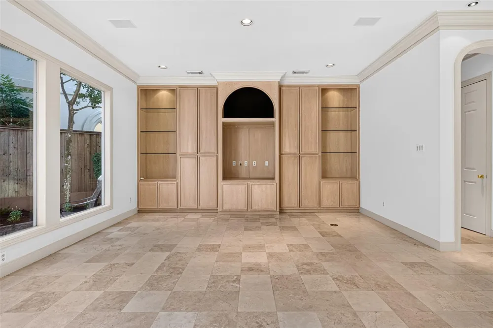 2 W Terrace Drive Houston, TX 77007