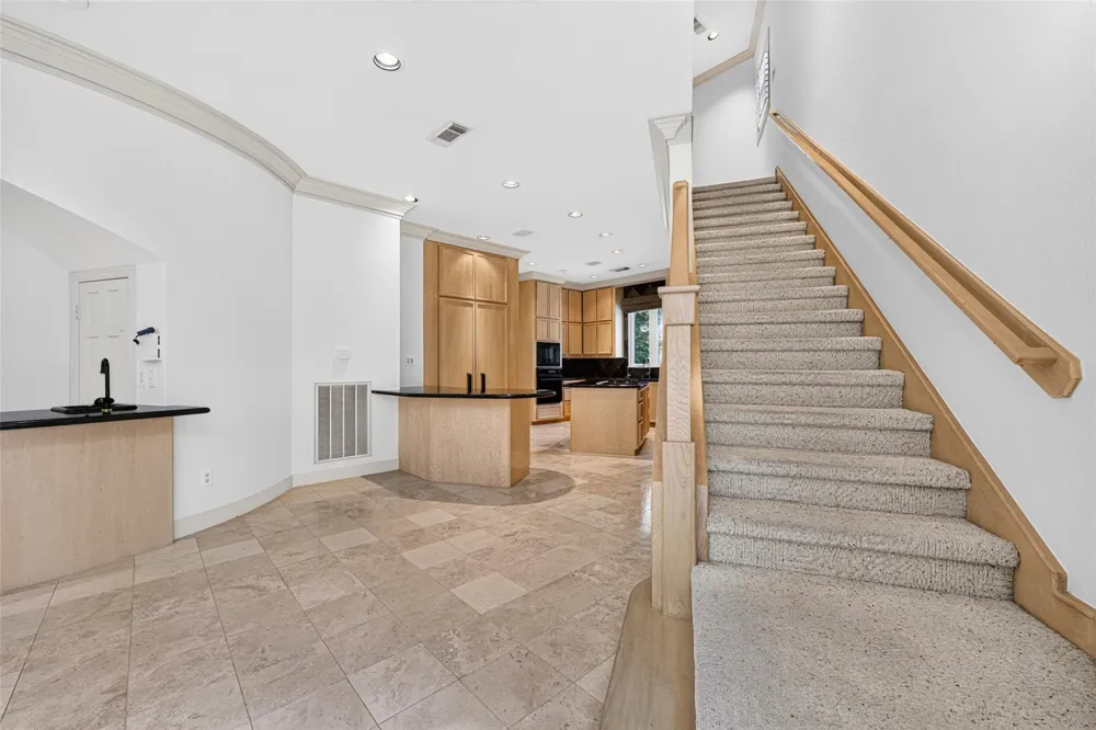 2 W Terrace Drive Houston, TX 77007