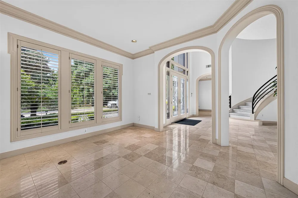 2 W Terrace Drive Houston, TX 77007