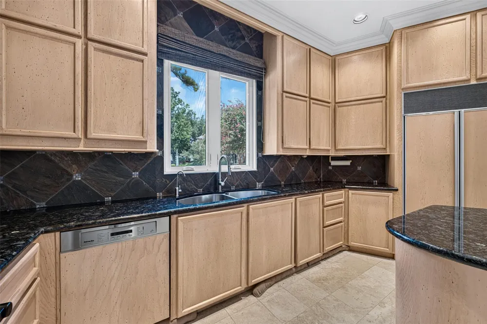 2 W Terrace Drive Houston, TX 77007
